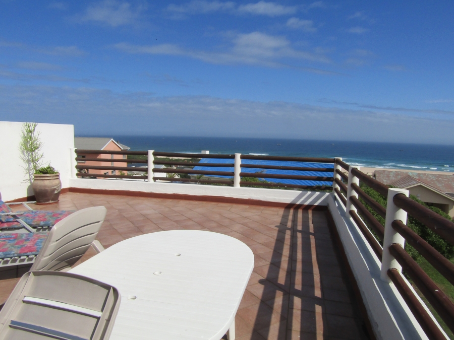 5 Bedroom Property for Sale in Oyster Bay Eastern Cape